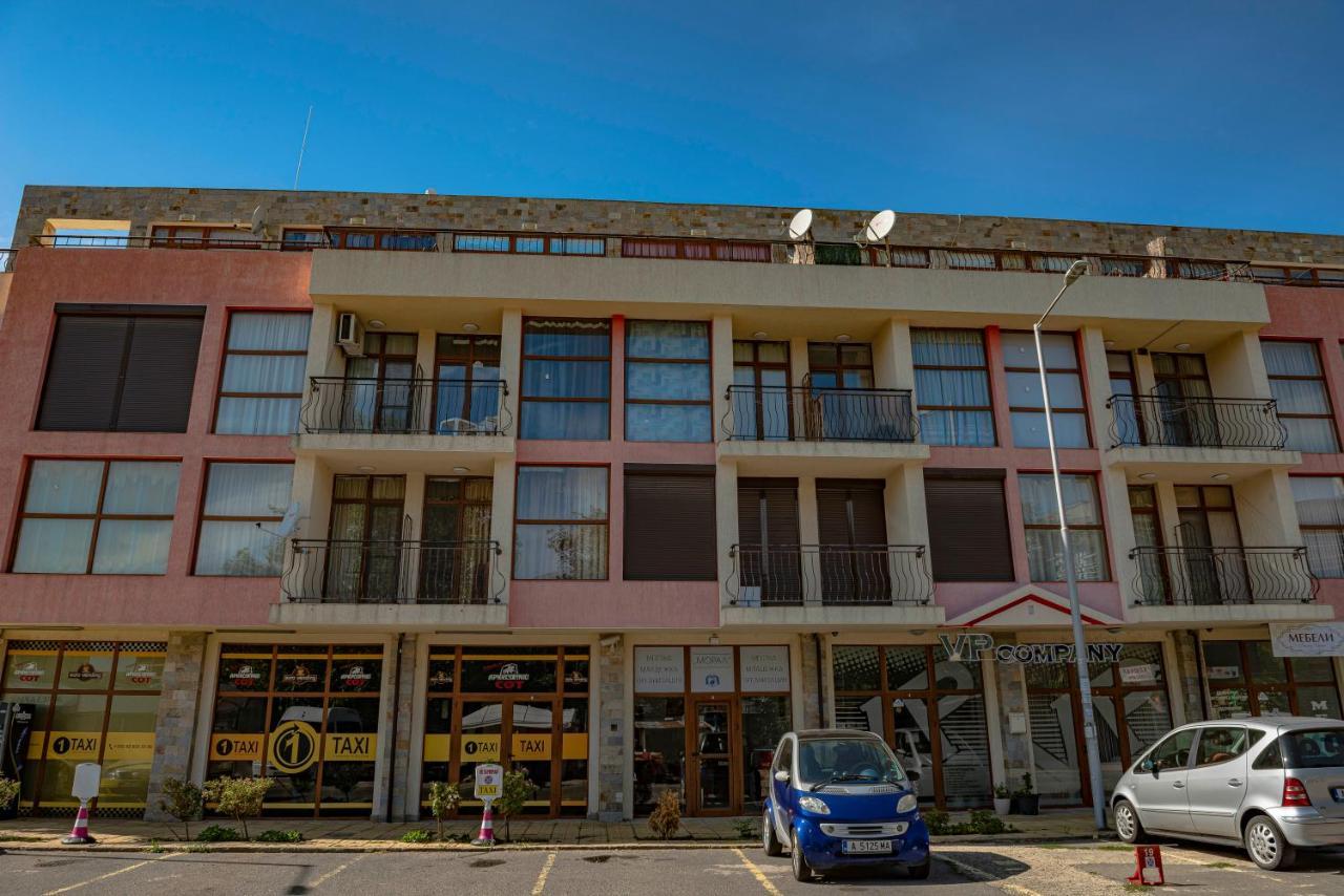 Menada Crystal Park Apartments ซันนีบีช ภายนอก รูปภาพ